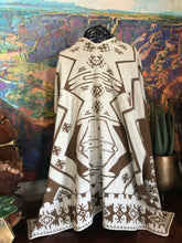 Load image into Gallery viewer, Artisan Caamano Alpaca Shawl Peru Southwestern White Brown Reversible