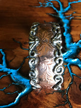 Load image into Gallery viewer, Artisan Jewelry Ala Blanca Hand Stamped Scalloped Cuff German Silver Copper