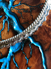 Load image into Gallery viewer, Artisan Jewelry Ala Blanca Hand Stamped Heart Scalloped Rope Collar German Silver
