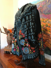 Load image into Gallery viewer, Johnny Was Aurelio Short Hoodie Medium Black
