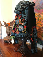 Load image into Gallery viewer, Johnny Was Aurelio Short Hoodie Medium Black
